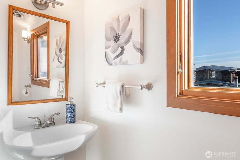 Property photo for 3110 Portage Bay Place E #C, Seattle photo 11