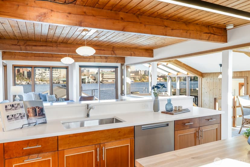 Property photo for 3110 Portage Bay Place E #C, Seattle photo 9