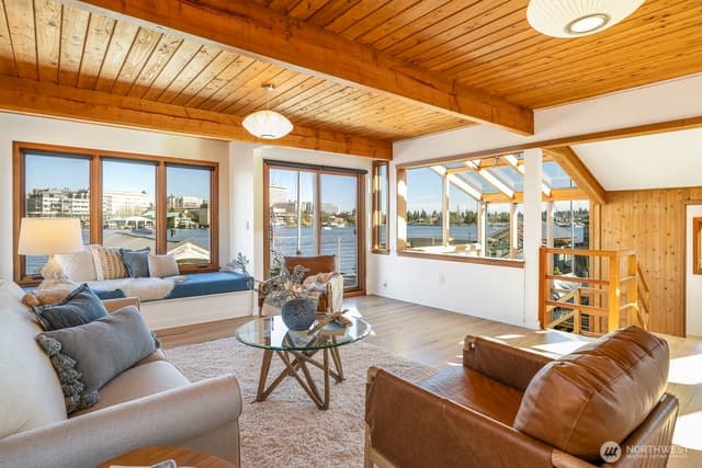 Property photo for 3110 Portage Bay Place E #C, Seattle photo 4