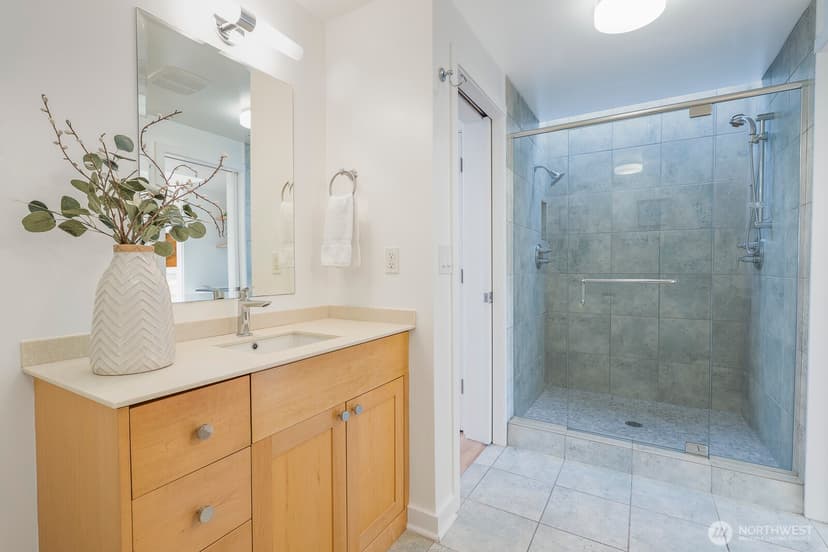 Property photo for 3110 Portage Bay Place E #C, Seattle photo 13