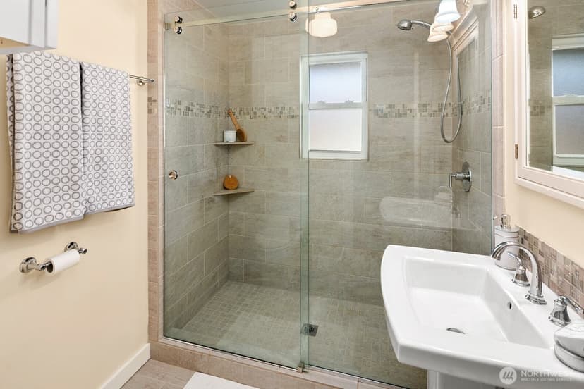 Property photo for 7041 14th Avenue NW, Seattle photo 18