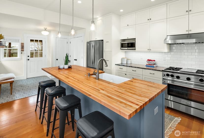 Property photo for 7041 14th Avenue NW, Seattle photo 11