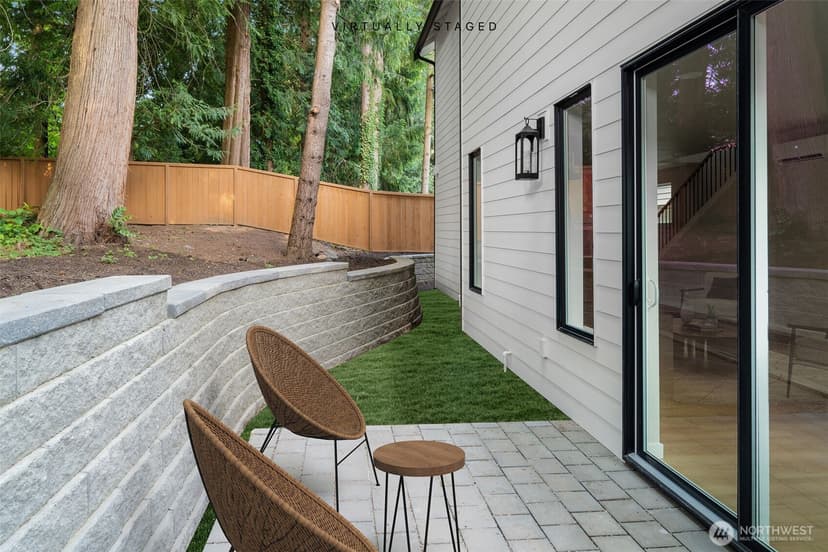 Property photo for 10602 NE 137th Place, Kirkland photo 12