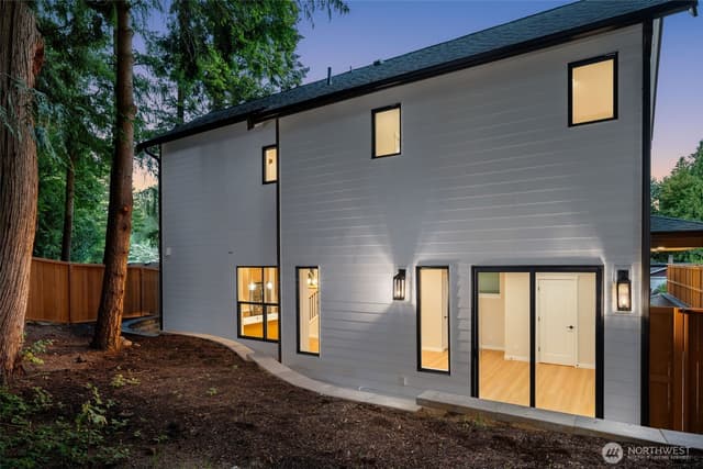 Property photo for 10602 NE 137th Place, Kirkland photo 2
