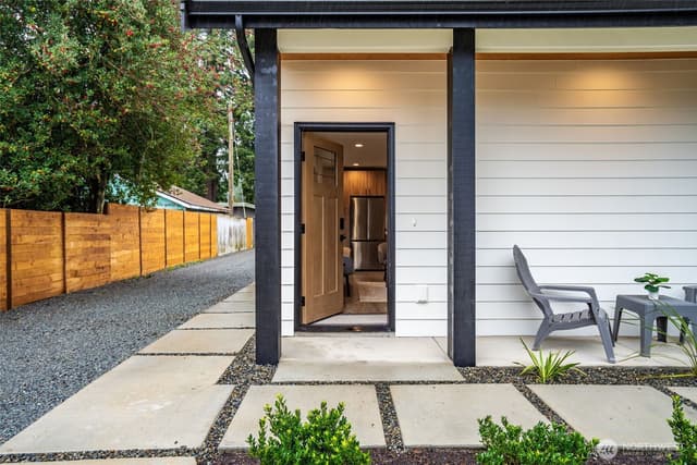 Property photo for 12531 25th Avenue NE #C, Seattle photo 5