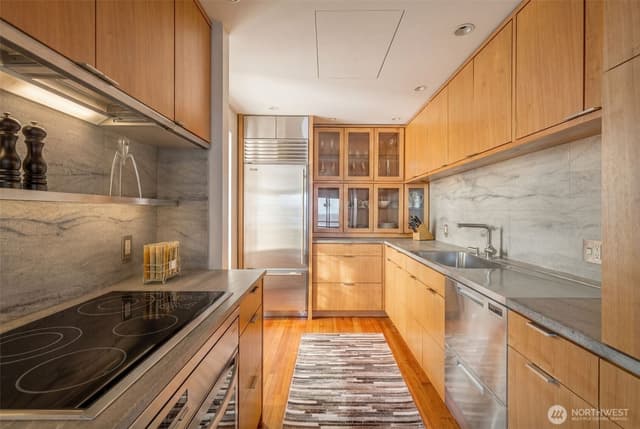 Property photo for 2021 1st Avenue #E8, Seattle photo 5