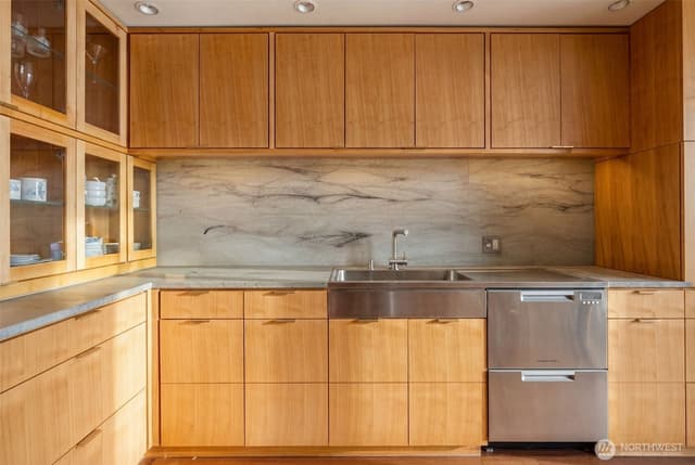 Property photo for 2021 1st Avenue #E8, Seattle photo 4