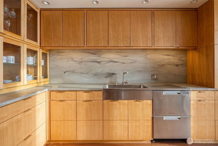 Property photo for 2021 1st Avenue #E8, Seattle photo 4