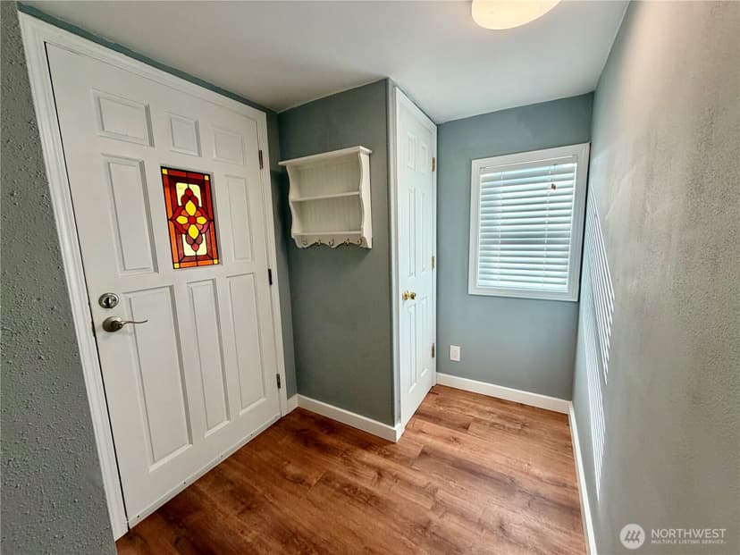 Property photo for 18501 52nd Avenue #6, Lynnwood photo 3