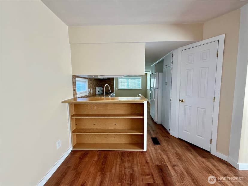Property photo for 18501 52nd Avenue #6, Lynnwood photo 8
