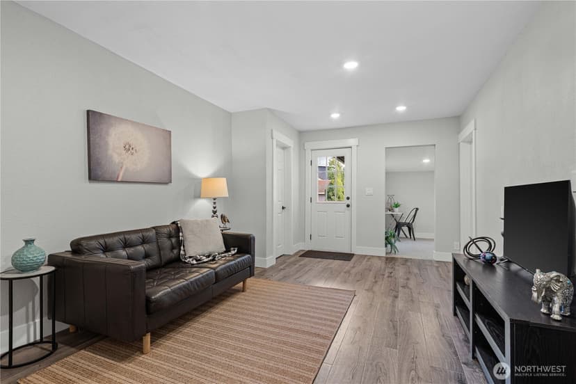 Property photo for 5526 20th Avenue S, Seattle photo 15