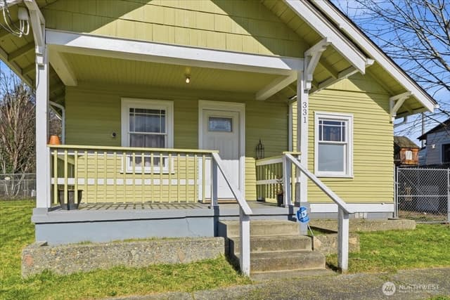 Property photo for 331 100th Street S, Parkland photo 2