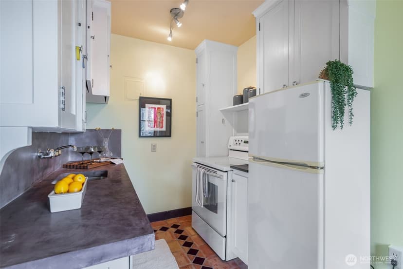 Property photo for 1631 16th Avenue #310, Seattle photo 10