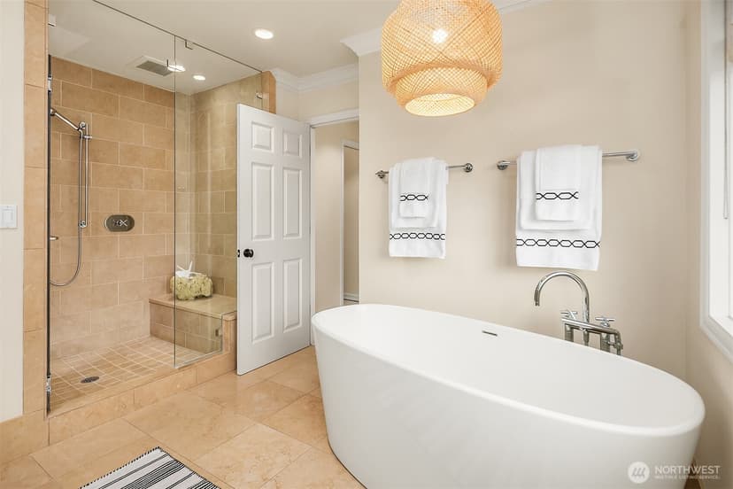 Property photo for 838 Evergreen Point Road, Medina photo 15