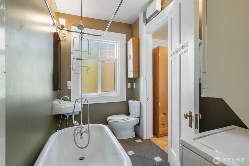 Property photo for 403 Terry Avenue #206, Seattle photo 16