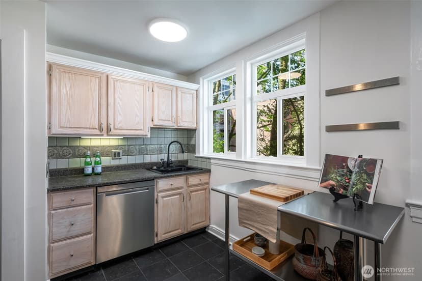 Property photo for 403 Terry Avenue #206, Seattle photo 9
