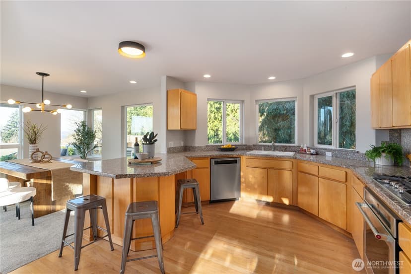 Property photo for 1033 W Mukilteo Boulevard, Everett photo 13