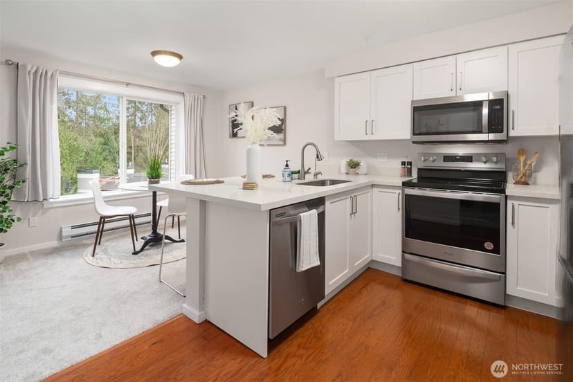 Property photo for 11215 NE 128th Street #L302, Kirkland photo 13