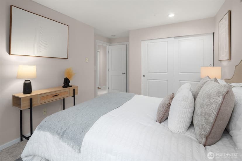 Property photo for 11215 NE 128th Street #L302, Kirkland photo 17