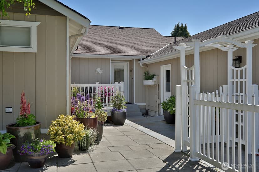 Property photo for 424 Island View Lane, Langley photo 9