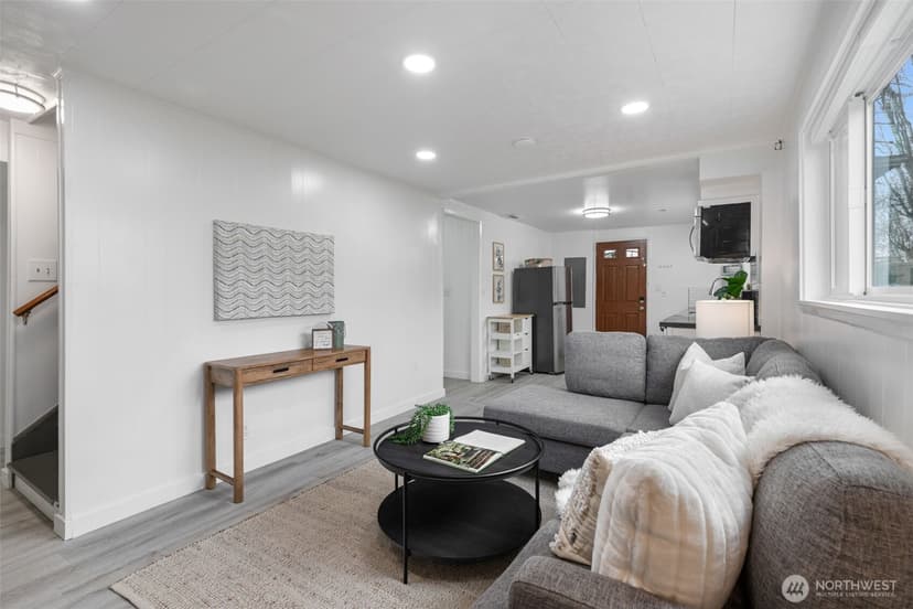 Property photo for 2539 30th Avenue S, Seattle photo 19