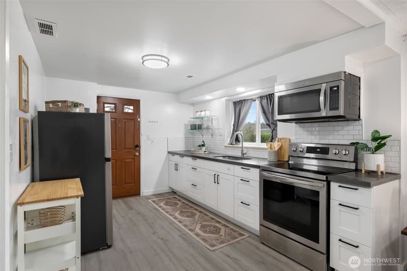 Property photo for 2539 30th Avenue S, Seattle photo 21