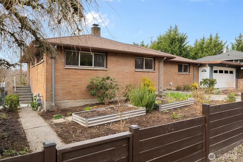 Property photo for 2539 30th Avenue S, Seattle photo 34