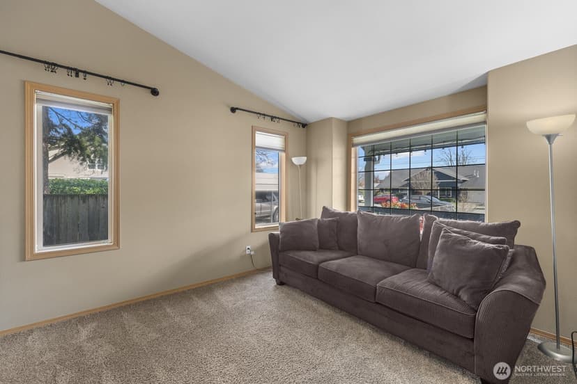 Property photo for 116 16th Street NW, Puyallup photo 7