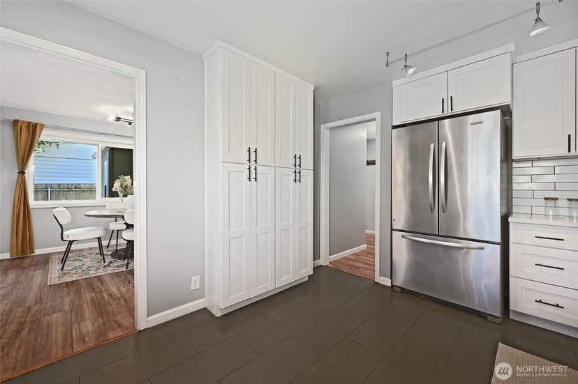 Property photo for 4570 36th Avenue W, Seattle photo 11