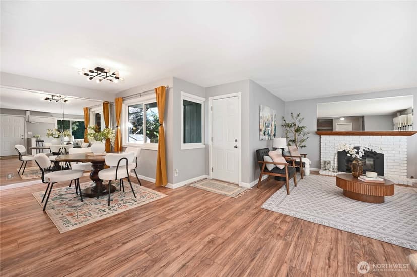 Property photo for 4570 36th Avenue W, Seattle photo 7