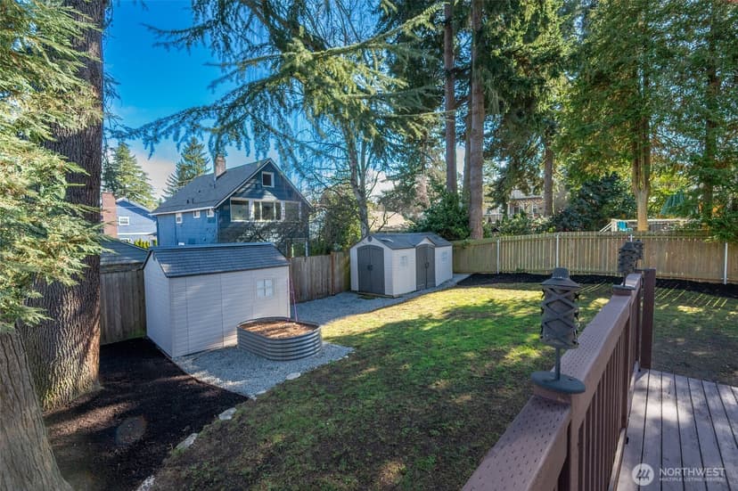 Property photo for 4570 36th Avenue W, Seattle photo 32
