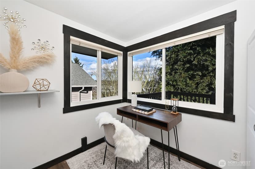 Property photo for 4570 36th Avenue W, Seattle photo 23