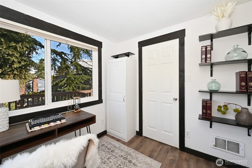 Property photo for 4570 36th Avenue W, Seattle photo 22