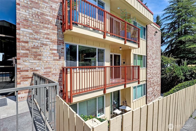 Property photo for 330 Elm St #201, Everett