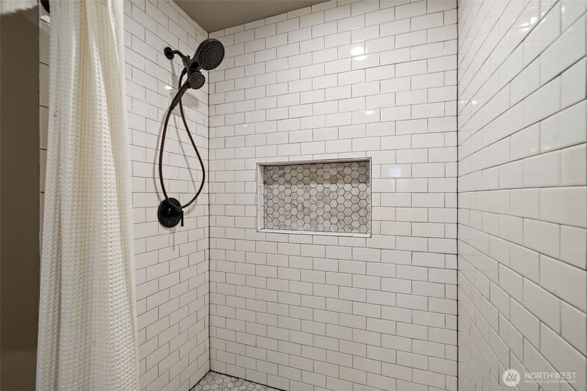 Property photo for 10606 SE 226th St, Kent photo 24