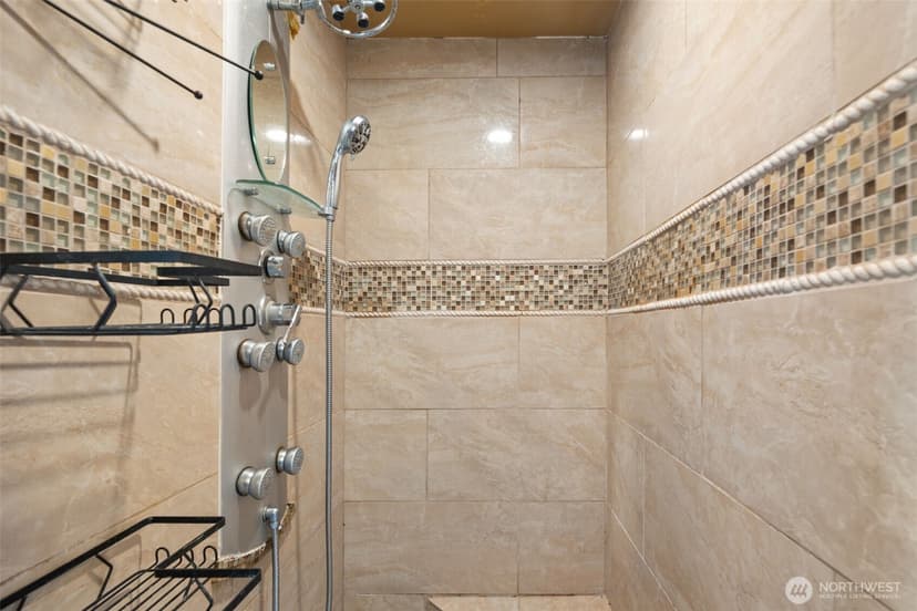 Property photo for 10606 SE 226th St, Kent photo 18