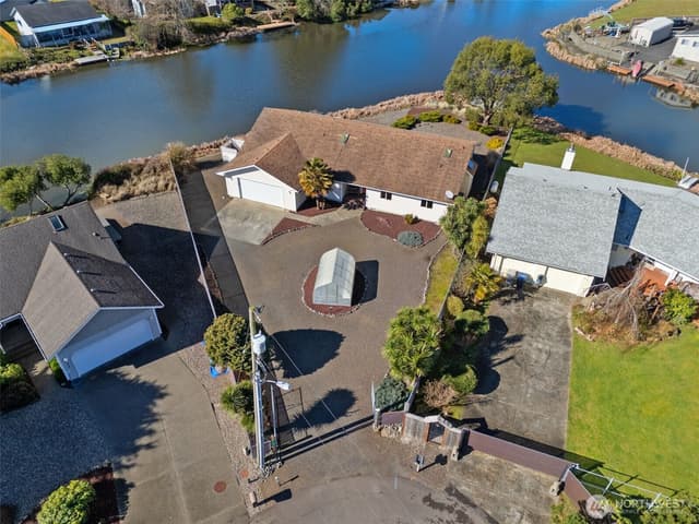 Property photo for 643 Quinault Avenue SE, Ocean Shores