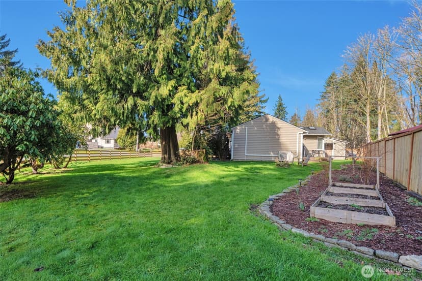 Property photo for 13825 Fender Drive, Lynnwood photo 14