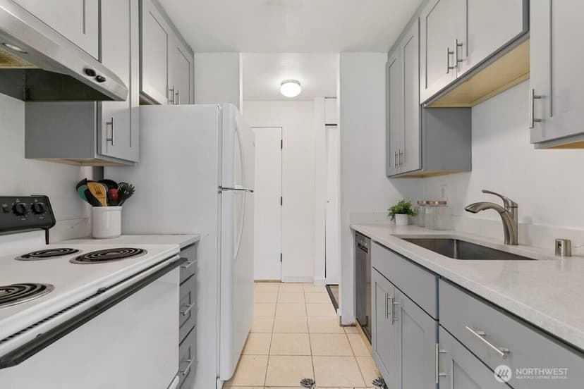 Property photo for 15146 65th Avenue S #505, Tukwila photo 8