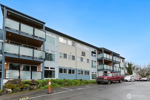 Property photo for 15146 65th Avenue S #505, Tukwila photo 2