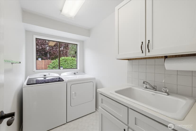 Property photo for 911 S 294th Place, Federal Way photo 32