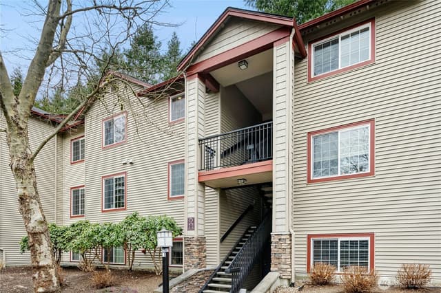 Property photo for 25025 SE Klahanie Boulevard #D302, Sammamish photo 3