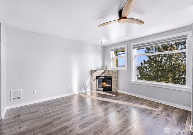 Property photo for 655 Crockett Street #B304, Seattle photo 2