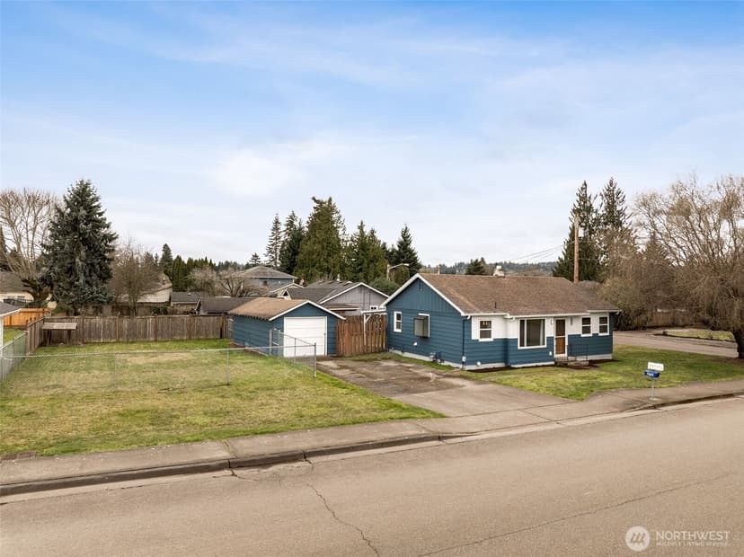 Property photo for 1908 13th Avenue NW, Puyallup photo 2