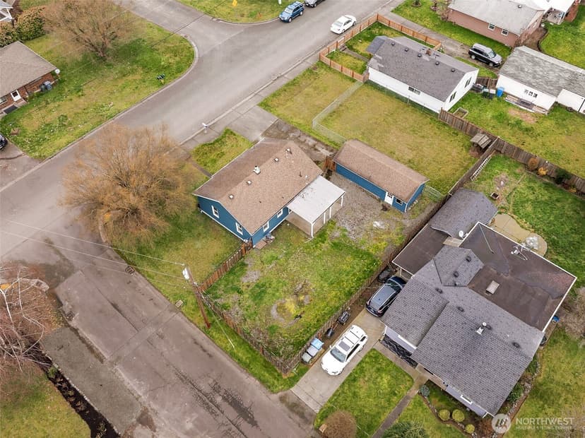 Property photo for 1908 13th Avenue NW, Puyallup photo 23