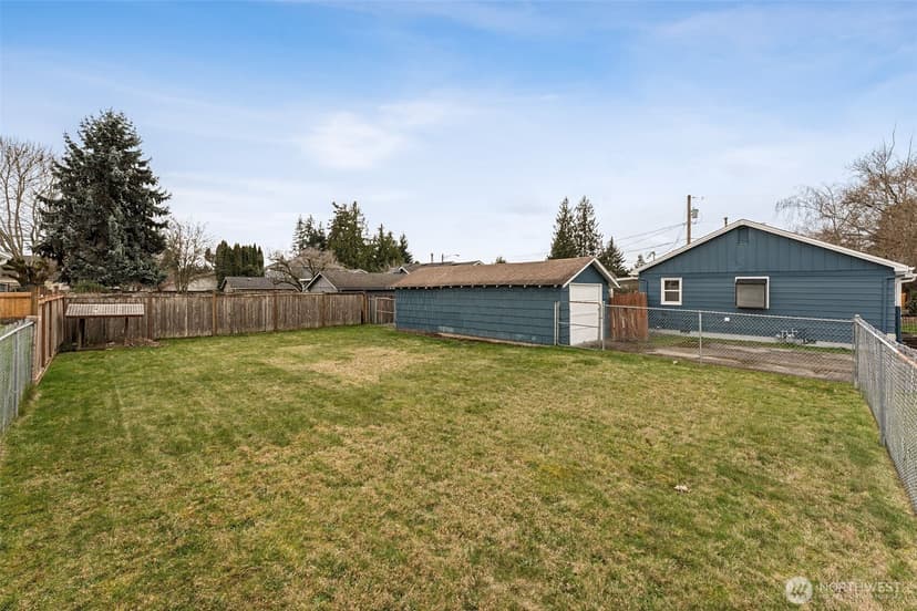 Property photo for 1908 13th Avenue NW, Puyallup photo 24