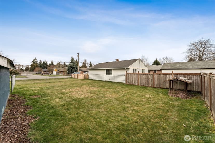Property photo for 1908 13th Avenue NW, Puyallup photo 29