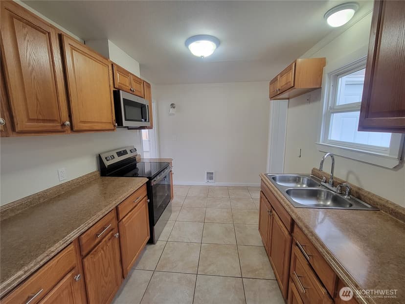 Property photo for 131 S 64th Street, Tacoma photo 9