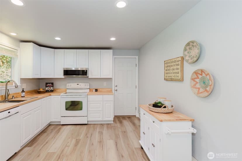 Property photo for 11618 Fry Avenue SW, Port Orchard photo 14