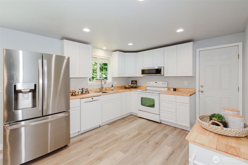 Property photo for 11618 Fry Avenue SW, Port Orchard photo 15
